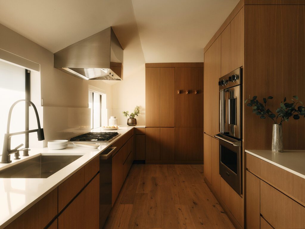 alloi-architecture-construction-syntax-hillside-house-lr-06-japandi-kitchen