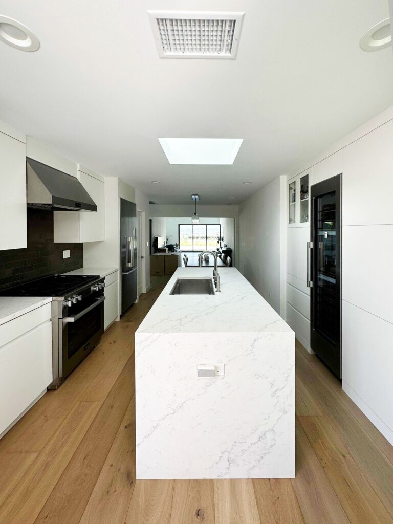 lake-pitch-house-alloi-architecture-kitchen