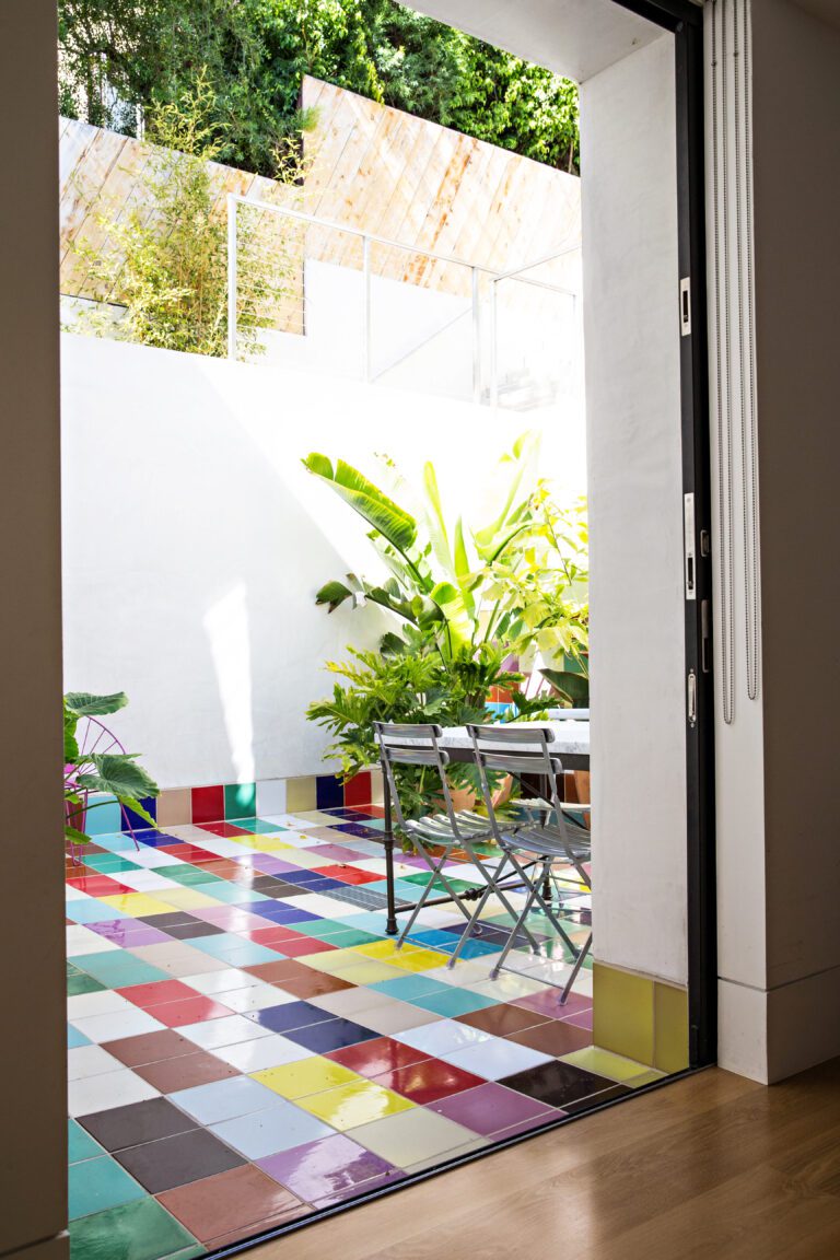 alloi-architecture-santa-monica-canyon-modern-house-mexican tiles